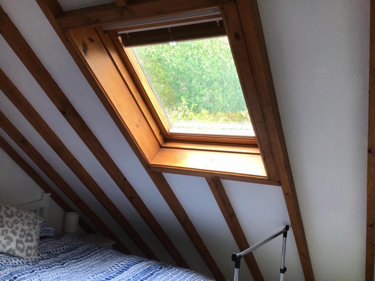 Cozy Camborne Studio Retreat With Two Single Beds Екстериор снимка